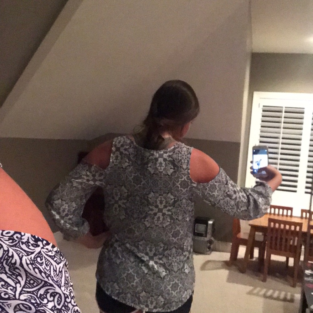 blouse - Picture 4 of 4